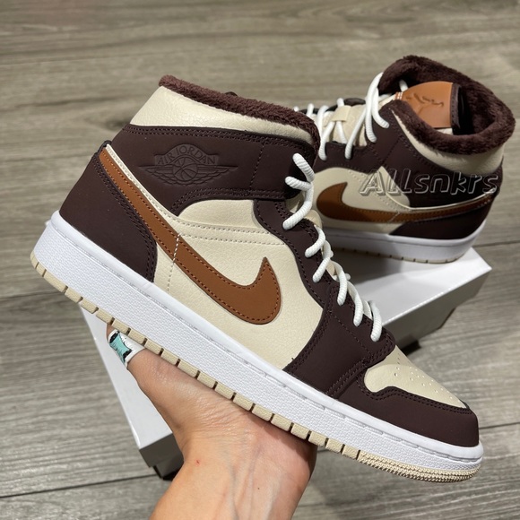 Jordan Shoes - Air Jordan 1 Mid Women’s Brown Oatmeal
